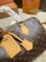Louis Vuitton Pillow Bag Exquisite And Elegant Versatile For All Seasons - Image 7