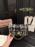 Chanel 24K Tweed Cf Flap Bag With Sheepskin Lining Autumn/Winter Atmosphere Classic Spacious Design - Image 2