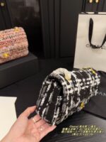 Chanel 24K Tweed Cf Flap Bag With Sheepskin Lining Autumn/Winter Atmosphere Classic Spacious Design - Image 4
