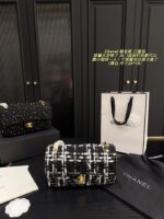 Chanel 24K Tweed Cf Flap Bag With Sheepskin Lining Autumn/Winter Atmosphere Classic Spacious Design - Image 12