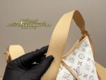 Louis Vuitton 24 Limited Edition Denim Carryall Lightweight And Versatile Styling Riveted Vegetable-Tanned Leather Shoulder Strap - Image 5