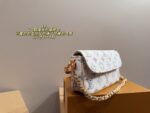 Louis Vuitton Voyage Ivy Mahjong Bag Chain-Strap Underarm Crossbody For Versatile Styling - Image 4