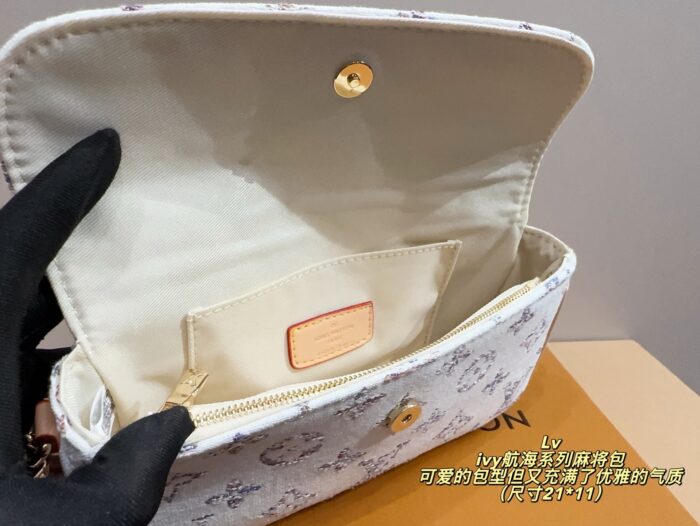 Louis Vuitton Voyage Ivy Mahjong Bag Chain-Strap Underarm Crossbody For Versatile Styling - Image 9