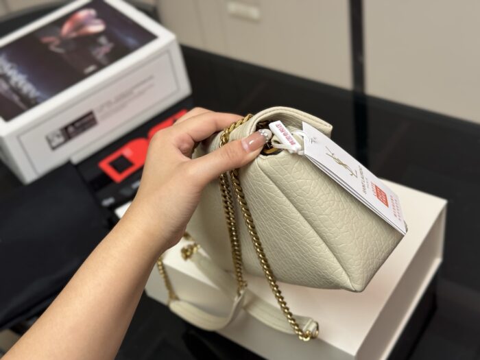 Yves Saint Laurent Calypso Lambskin-Patterned Chain-Handle Underarm Bag - Image 6