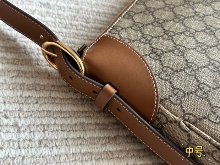 Gucci Emblem Series Tote Bag Lightweight And Practical Gg Monogram Design - Image 3