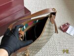 Gucci Emblem Series Tote Bag Lightweight And Practical Gg Monogram Design - Image 9