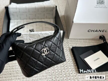 Chanel 25C Hobo Classic Chain Evening Bag/Lunchbox Bag Cowhide Leather With Adjustable Shoulder Strap