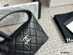 Chanel 25C Hobo Classic Chain Evening Bag/Lunchbox Bag Cowhide Leather With Adjustable Shoulder Strap - Image 2