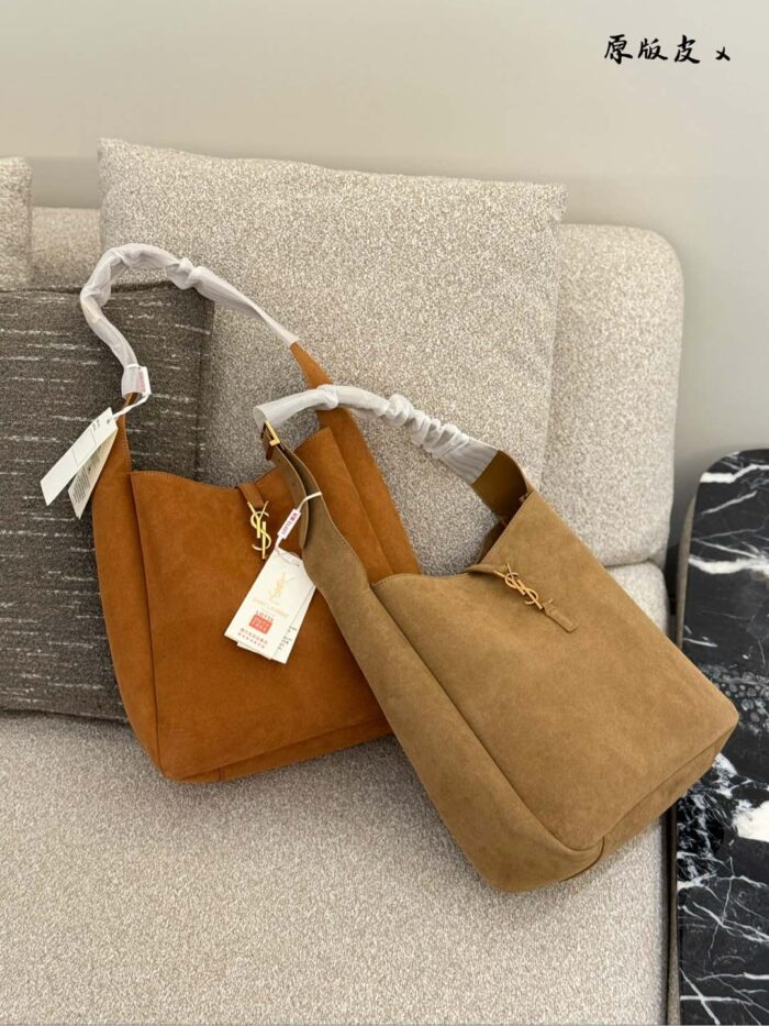 Yves Saint Laurent Le 5A7 Hobo Shoulder Bag Clean, Structured Silhouette Signature Clasp Classic Elegance Meets Contemporary Style - Image 2