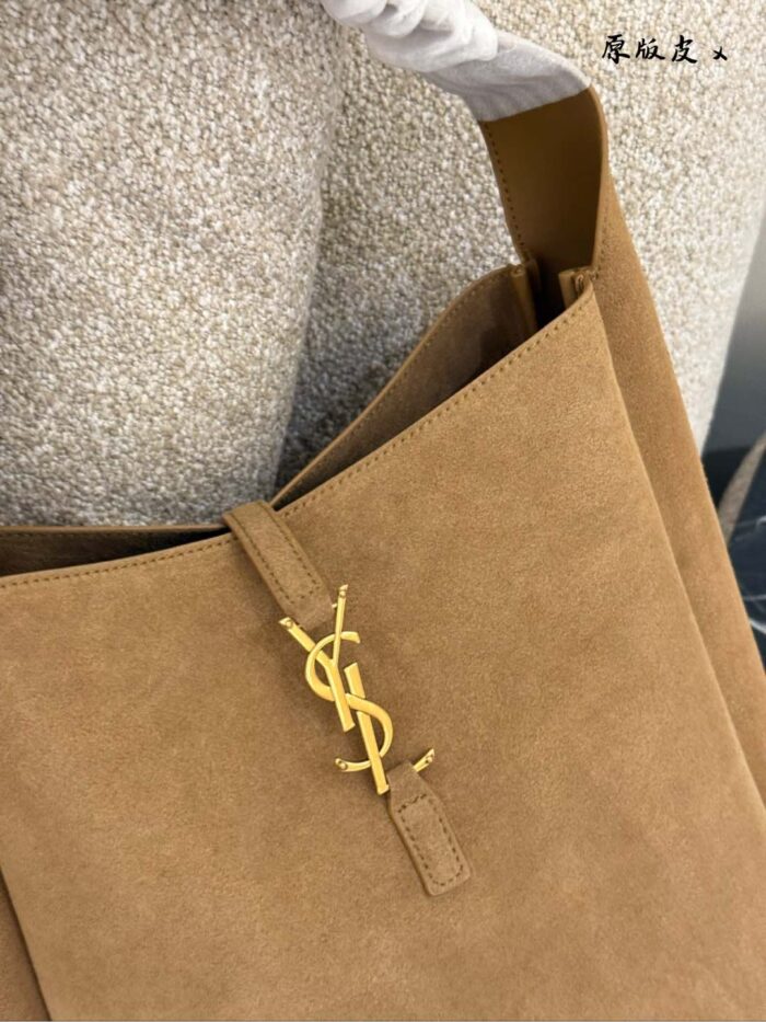Yves Saint Laurent Le 5A7 Hobo Shoulder Bag Clean, Structured Silhouette Signature Clasp Classic Elegance Meets Contemporary Style - Image 5