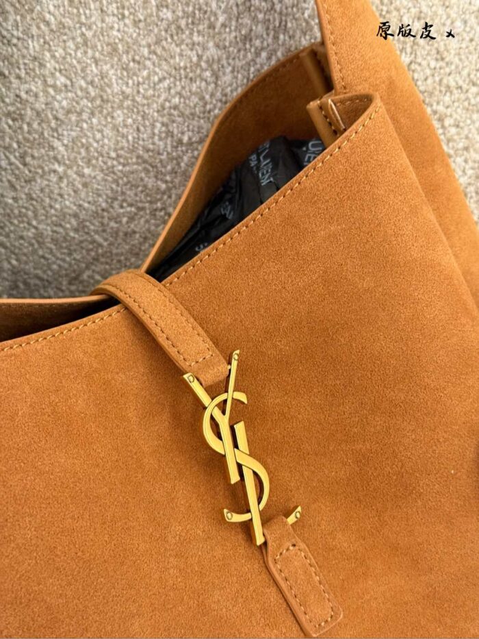 Yves Saint Laurent Le 5A7 Hobo Shoulder Bag Clean, Structured Silhouette Signature Clasp Classic Elegance Meets Contemporary Style - Image 9