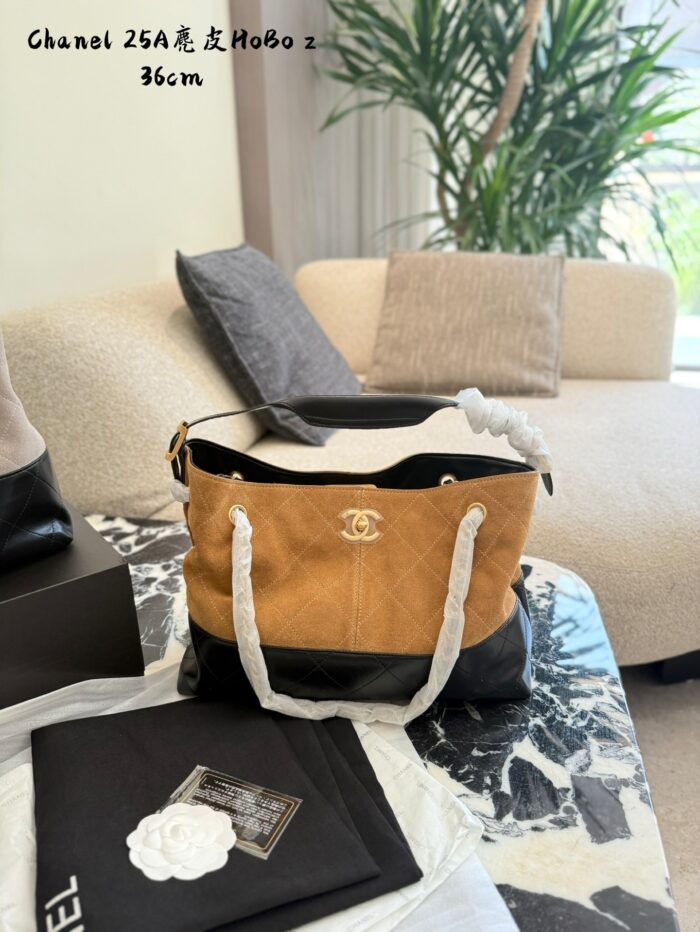 Chanel 25A Suede Hobo Shoulder Tote Bag Two-Tone Autumn/Winter King Of Bags - Image 2