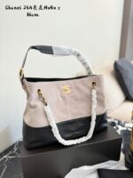 Chanel 25A Suede Hobo Shoulder Tote Bag Two-Tone Autumn/Winter King Of Bags - Image 3