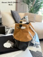 Chanel 25A Suede Hobo Shoulder Tote Bag Two-Tone Autumn/Winter King Of Bags - Image 4