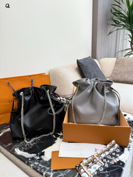 Louis Vuitton Off Duty Soft Lambskin Ultra-Lightweight Relaxed Silhouette Multi-Wear Silver Chain Bag