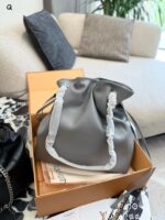 Louis Vuitton Off Duty Soft Lambskin Ultra-Lightweight Relaxed Silhouette Multi-Wear Silver Chain Bag - Image 5