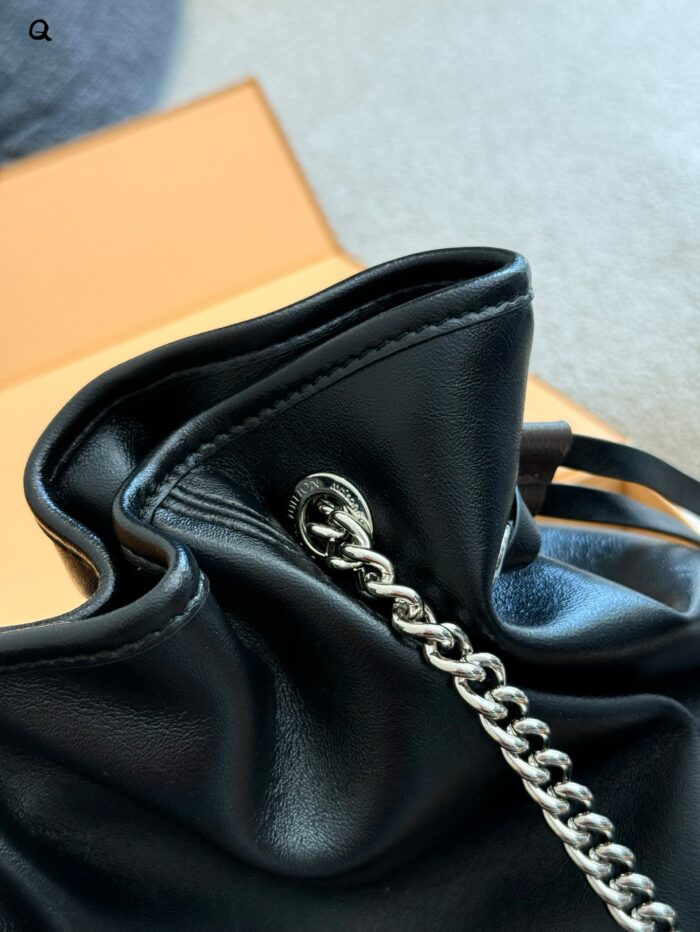 Louis Vuitton Off Duty Soft Lambskin Ultra-Lightweight Relaxed Silhouette Multi-Wear Silver Chain Bag - Image 7