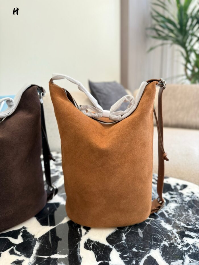 Loewe Loop Suede Bag Adjustable Shoulder Strap Dual-Carry Style Retro Aesthetic Generous Capacity - Image 2