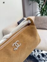 Chanel Genuine Suede Mahjong Bag With Star Logo Bento Bag - Image 8