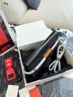 Yves Saint Laurent Manhattan Box Fashionable And Sleek Box Leather/Crocodile Embossed Metal Snap Adjustable Shoulder Strap Handbag - Image 9