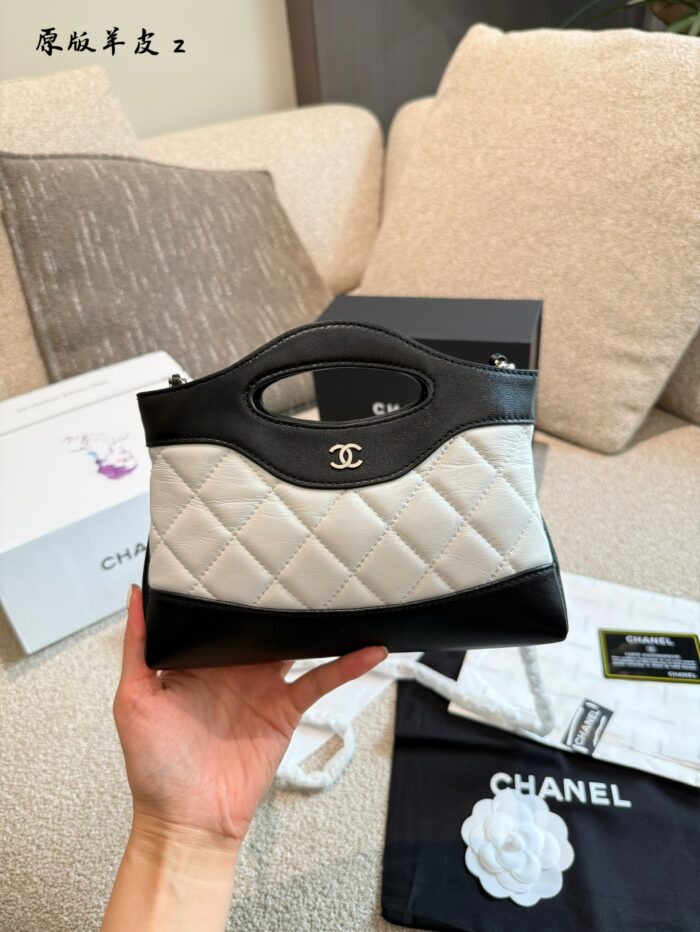 Chanel 31 Bag Nano Oiled Lambskin Mini Bag - Image 3