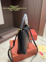 Tod'S Bucket Bag Classic T-Shaped Clasp Soft Yet Structured Generous Capacity - Image 6