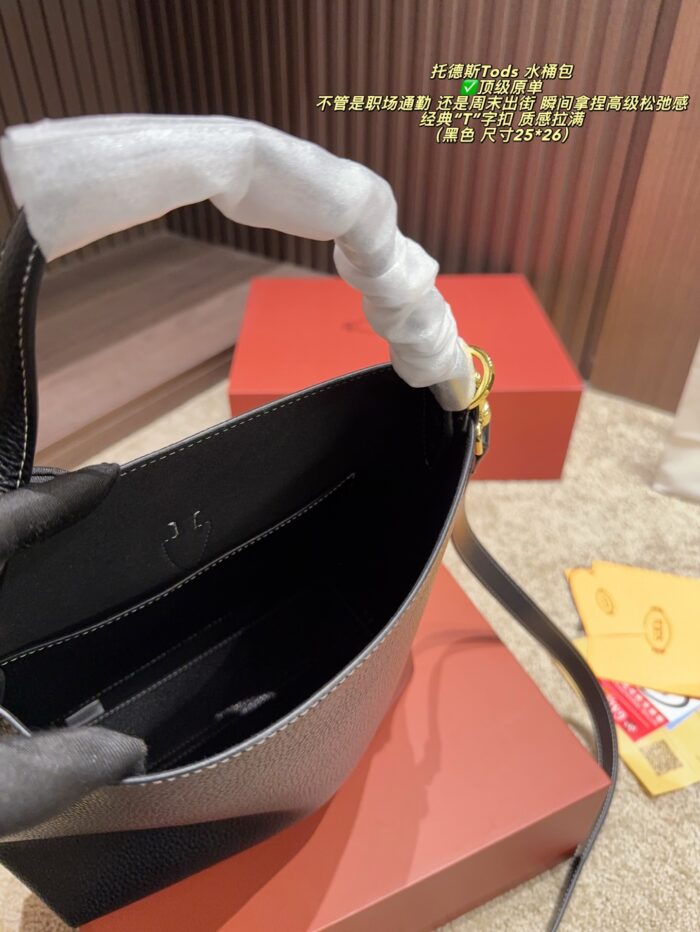 Tod'S Bucket Bag Classic T-Shaped Clasp Soft Yet Structured Generous Capacity - Image 8