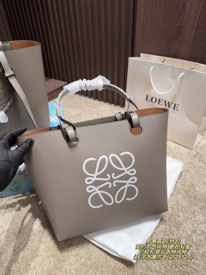 Loewe Tote Bag Minimalist And Sophisticated Lightweight Versatile Styling - Image 2