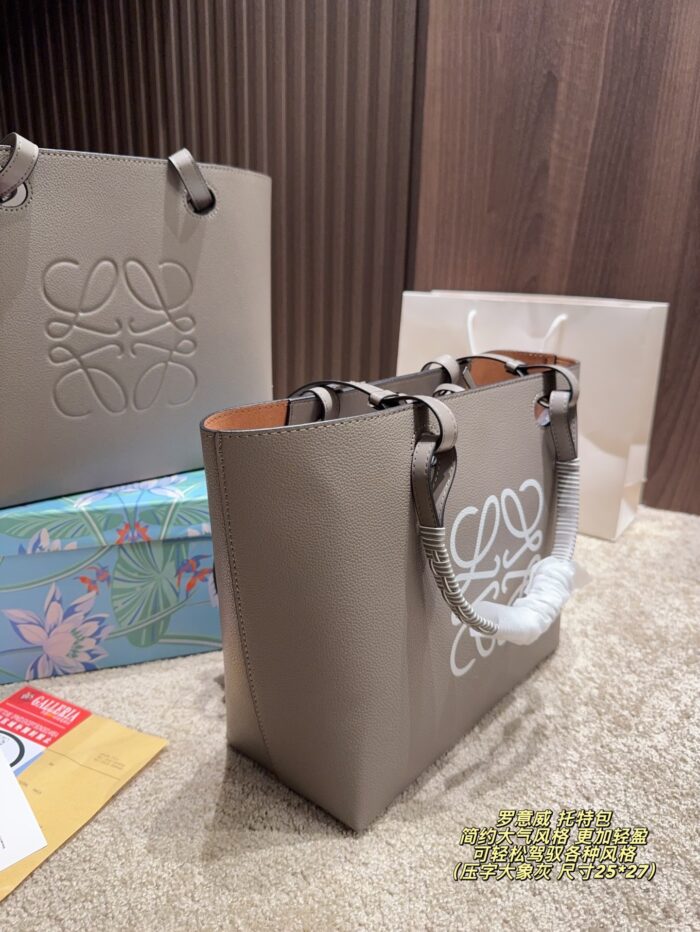 Loewe Tote Bag Minimalist And Sophisticated Lightweight Versatile Styling - Image 7