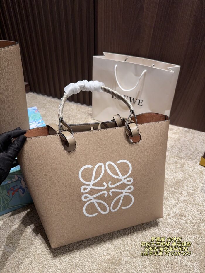 Loewe Tote Bag Minimalist And Sophisticated Lightweight Versatile Styling - Image 11