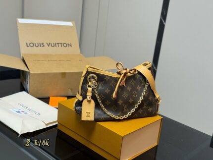 Louis Vuitton Carryall Bow - Adorable & Casual - Exceptional Value