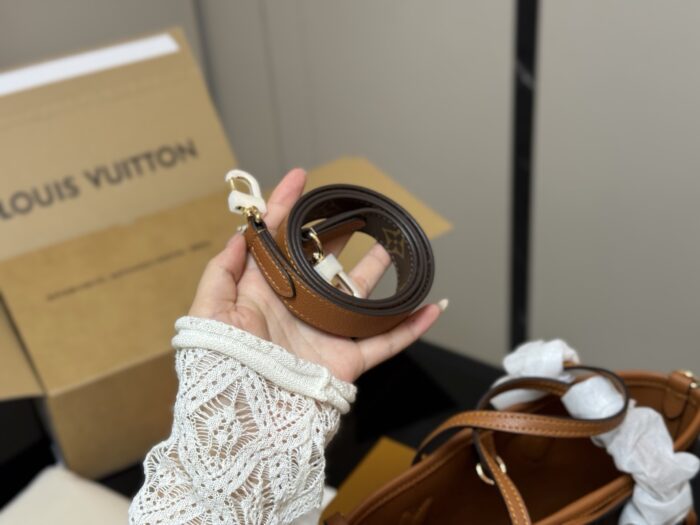 Louis Vuitton Neverfull Bb New Classic Textured Tote Bag - Image 3