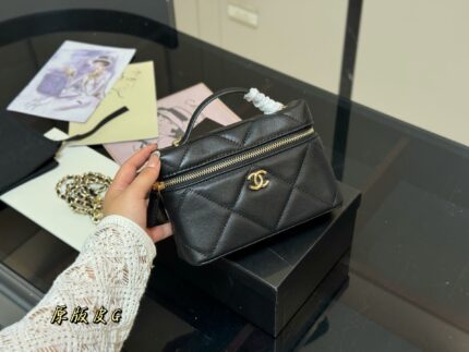 Chanel Hobo Bag (Wanderlust Bag) – Lightweight, Spacious, Exquisite, Practical, Versatile Handbag