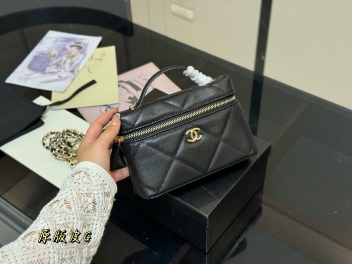 Chanel Hobo Bag (Wanderlust Bag) – Lightweight, Spacious, Exquisite, Practical, Versatile Handbag - Image 1