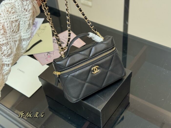 Chanel Hobo Bag (Wanderlust Bag) – Lightweight, Spacious, Exquisite, Practical, Versatile Handbag - Image 2