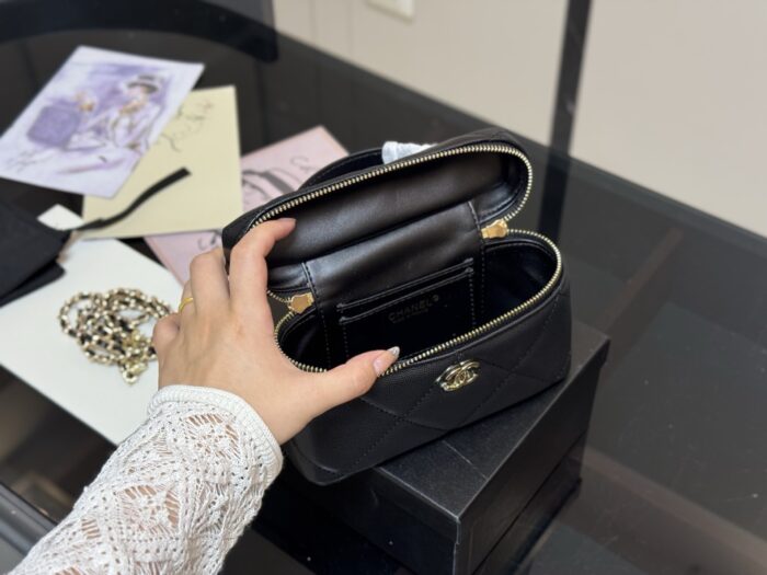 Chanel Hobo Bag (Wanderlust Bag) – Lightweight, Spacious, Exquisite, Practical, Versatile Handbag - Image 3
