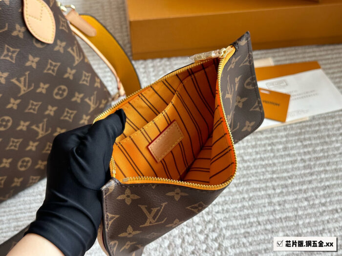 Louis Vuitton Neverfull Medium Monogram Tote With Convertible Design, Includes Wide Shoulder Strap For Crossbody Wear – Spacious And Practical Shopping Tote - Image 7