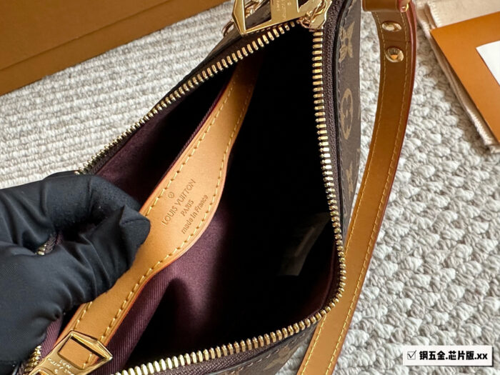 Louis Vuitton Monogram Horn Bag Chip Edition Vintage Crossbody Shoulder Bag - Image 8