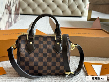 Louis Vuitton Monogram Check Shoulder Strap Top-Grain Leather Handbag/Crossbody Exquisite Hardware