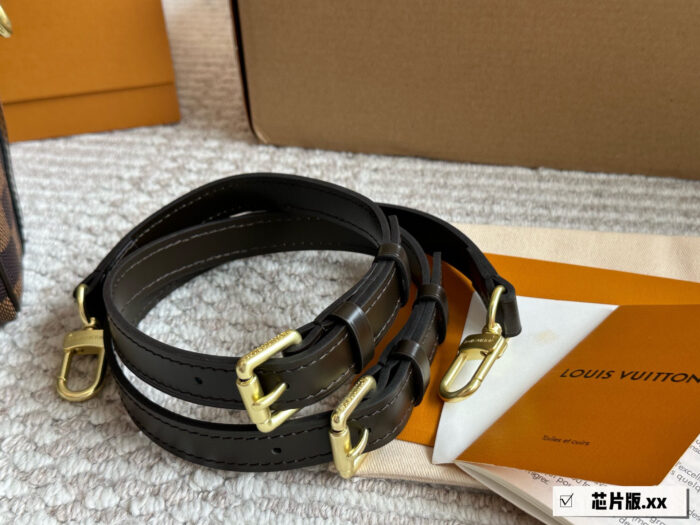 Louis Vuitton Monogram Check Shoulder Strap Top-Grain Leather Handbag/Crossbody Exquisite Hardware - Image 9
