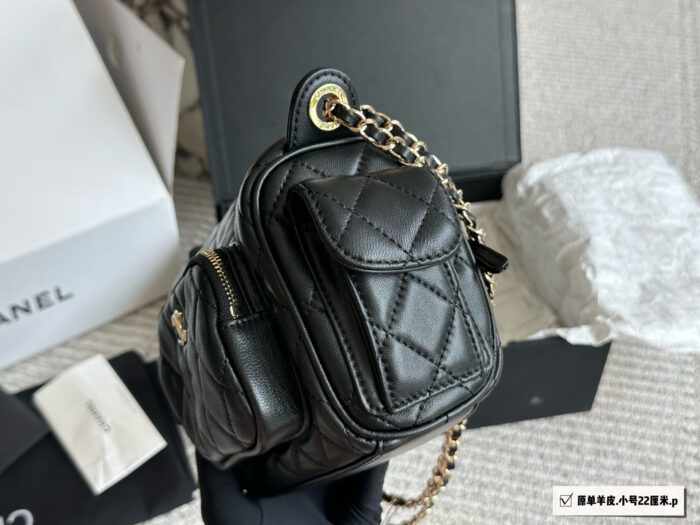 Chanel Lambskin Camera Bag Multi-Pocket Design Retro Chic - Image 3