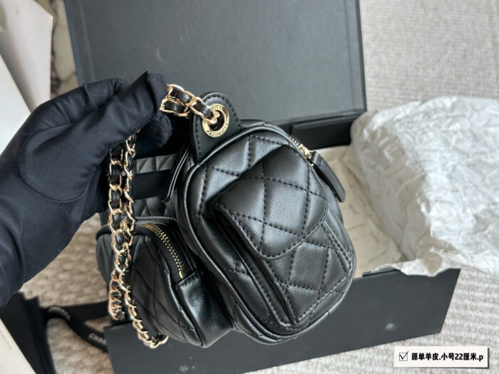 Chanel Lambskin Camera Bag Multi-Pocket Design Retro Chic - Image 5
