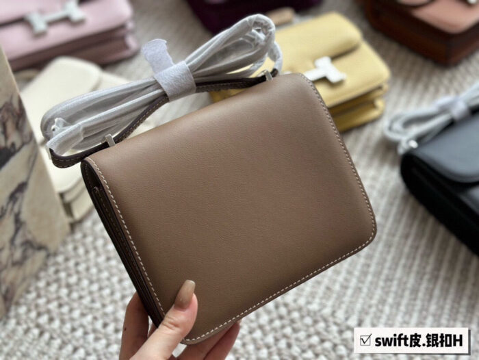 Hermès Kang Kang Bag (Stewardess Bag) Swift Calf Leather With Silver Buckle Authentic Hand-Stitched Complete Original Logo - Image 4