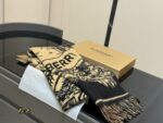 Burberry Double-Sided Cashmere Scarf Knight Emblem & Check Pattern Reversible Ideal For Personal Use Or As A Gift