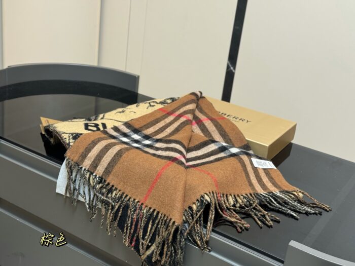 Burberry Double-Sided Cashmere Scarf Knight Emblem & Check Pattern Reversible Ideal For Personal Use Or As A Gift - Image 4