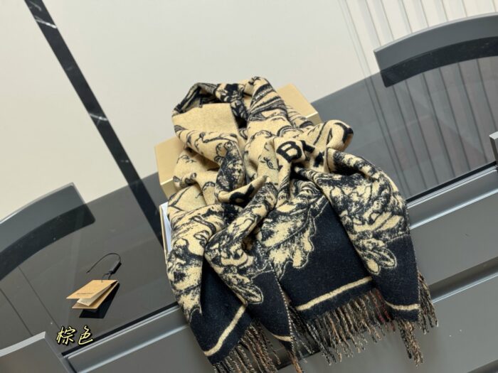 Burberry Double-Sided Cashmere Scarf Knight Emblem & Check Pattern Reversible Ideal For Personal Use Or As A Gift - Image 5
