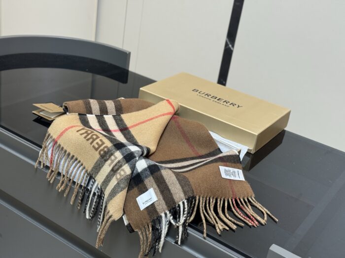 Burberry Classic Large Check Wool & Silk Scarf - Soft Texture - Suitable For Gentlemen - Image 2