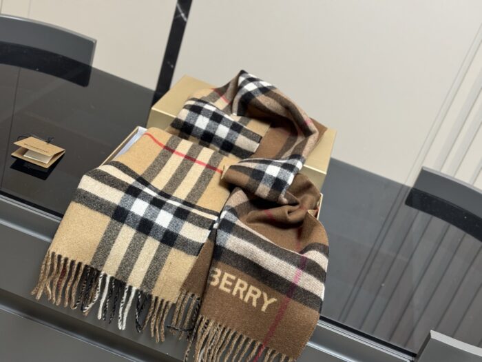 Burberry Classic Large Check Wool & Silk Scarf - Soft Texture - Suitable For Gentlemen - Image 5