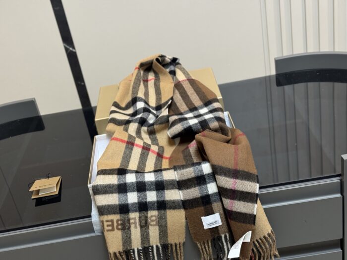 Burberry Classic Large Check Wool & Silk Scarf - Soft Texture - Suitable For Gentlemen - Image 6