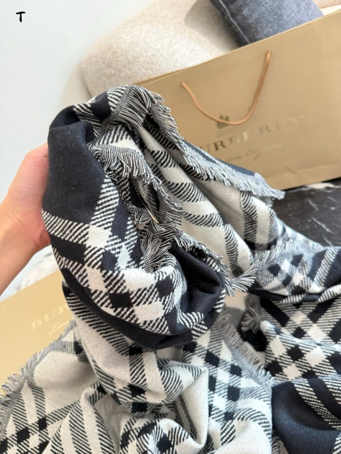 Burberry Check Fringe Scarf Soft Against The Skin, Non-Irritating - Image 5